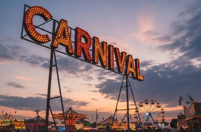 Carnaval de Nerja: Música, color y diversión en la Costa del Sol